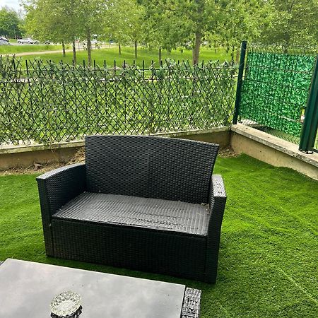 Appartement 5Min Gare Rer Disneyland Paris Val D'Europe La Vallee Village Parking Inclus Montévrain Esterno foto