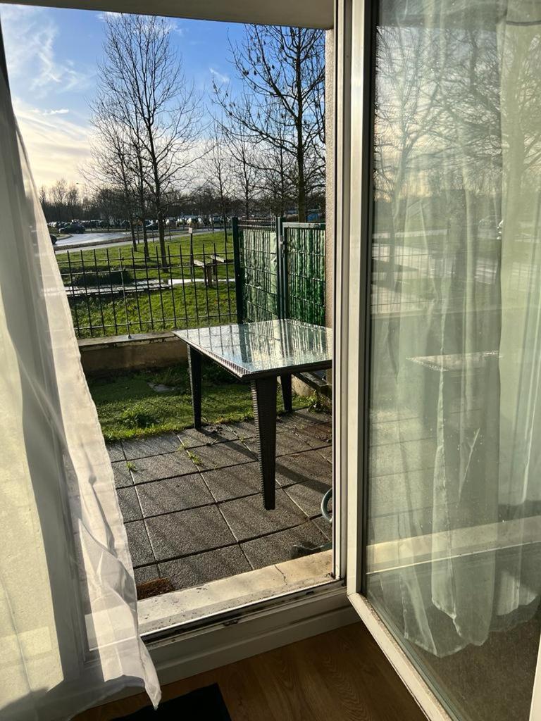 Appartement 5Min Gare Rer Disneyland Paris Val D'Europe La Vallee Village Parking Inclus Montévrain Esterno foto