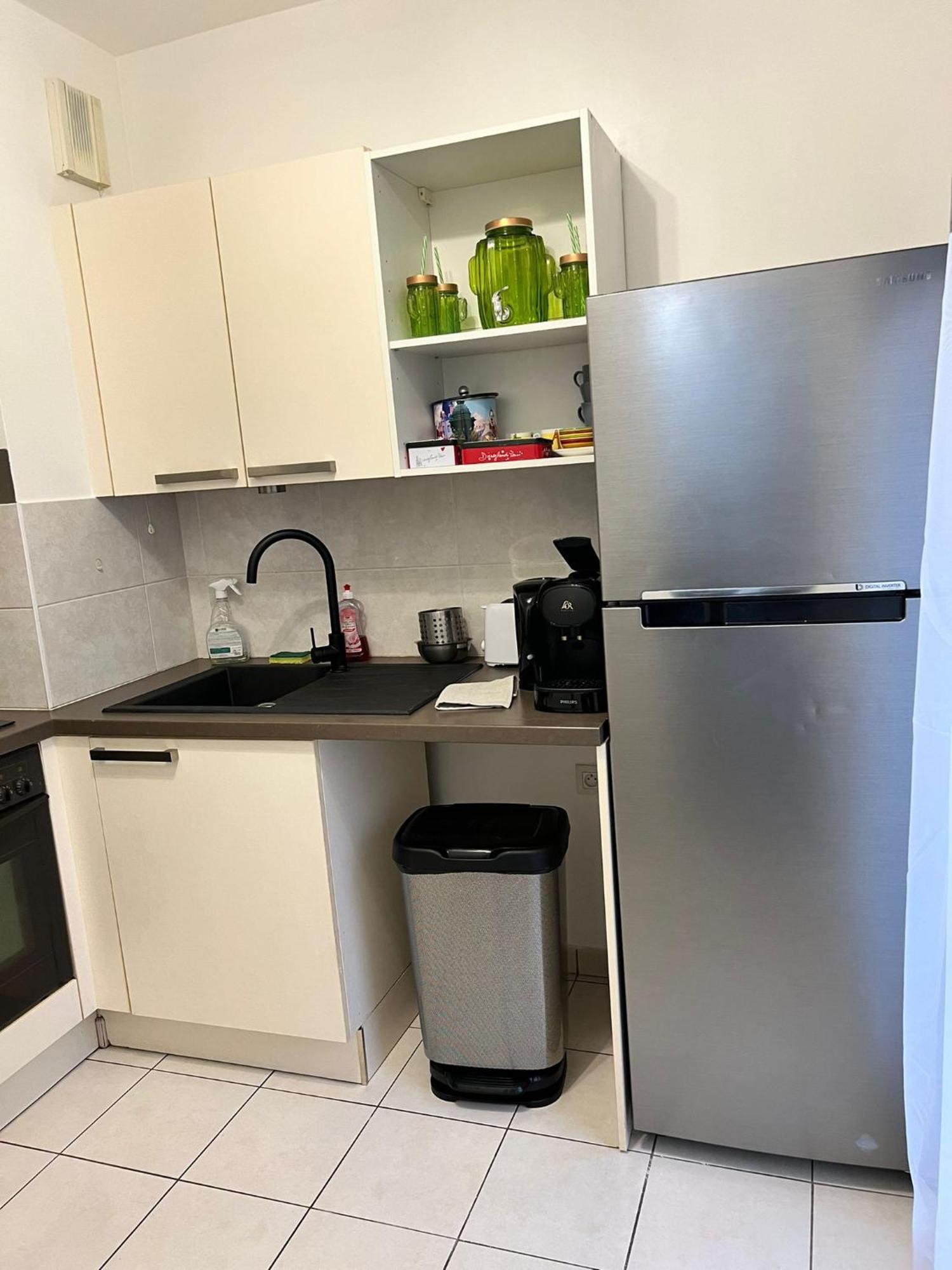 Appartement 5Min Gare Rer Disneyland Paris Val D'Europe La Vallee Village Parking Inclus Montévrain Esterno foto